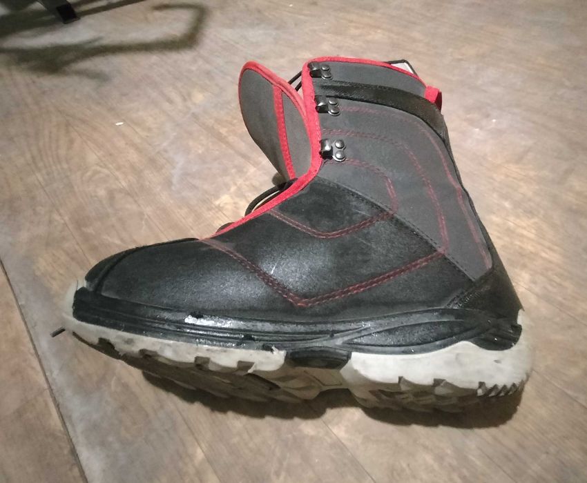 BUTY SNOWBOARDOWE  roz 41 i kask