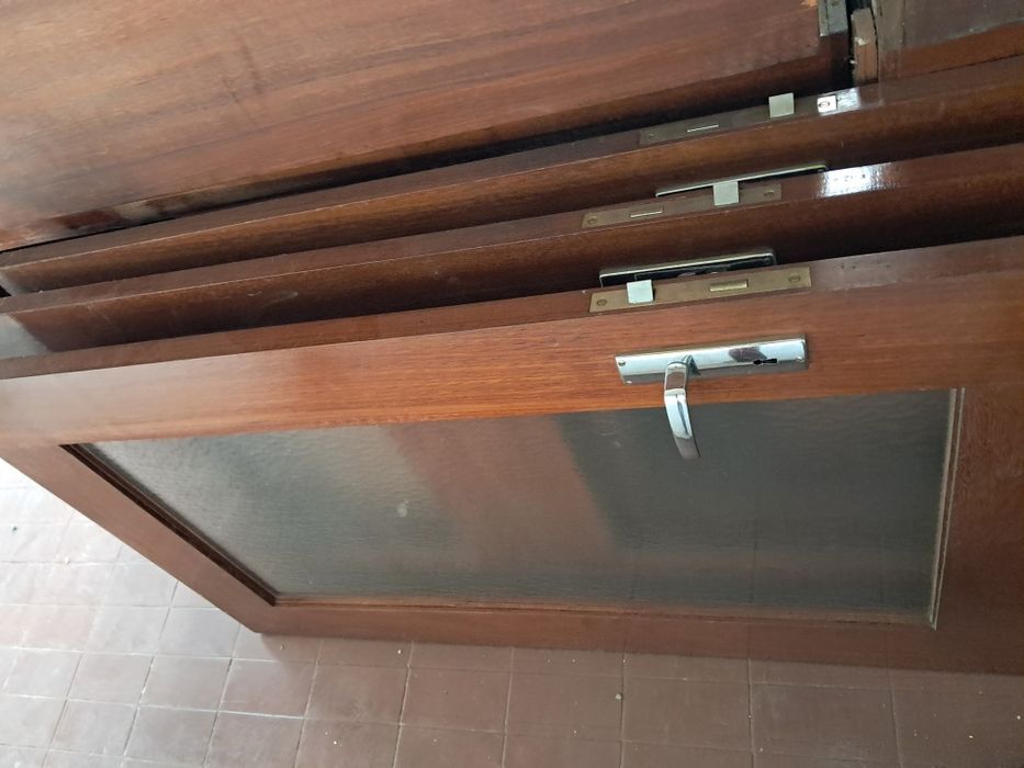 Portas de madeira maciça