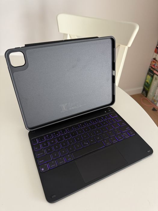 ESR Magnetic Keyboard
