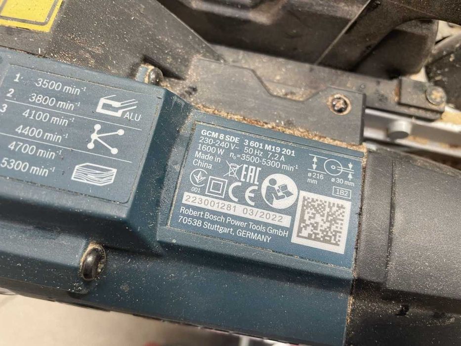 Piła Ukośnica Bosch GCM 8 SDE 1600W