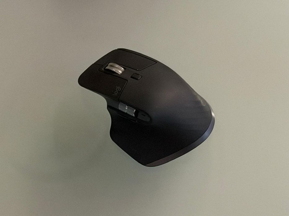Logitech mx keys layout pt-PT graphite e Logitech mx master 3S