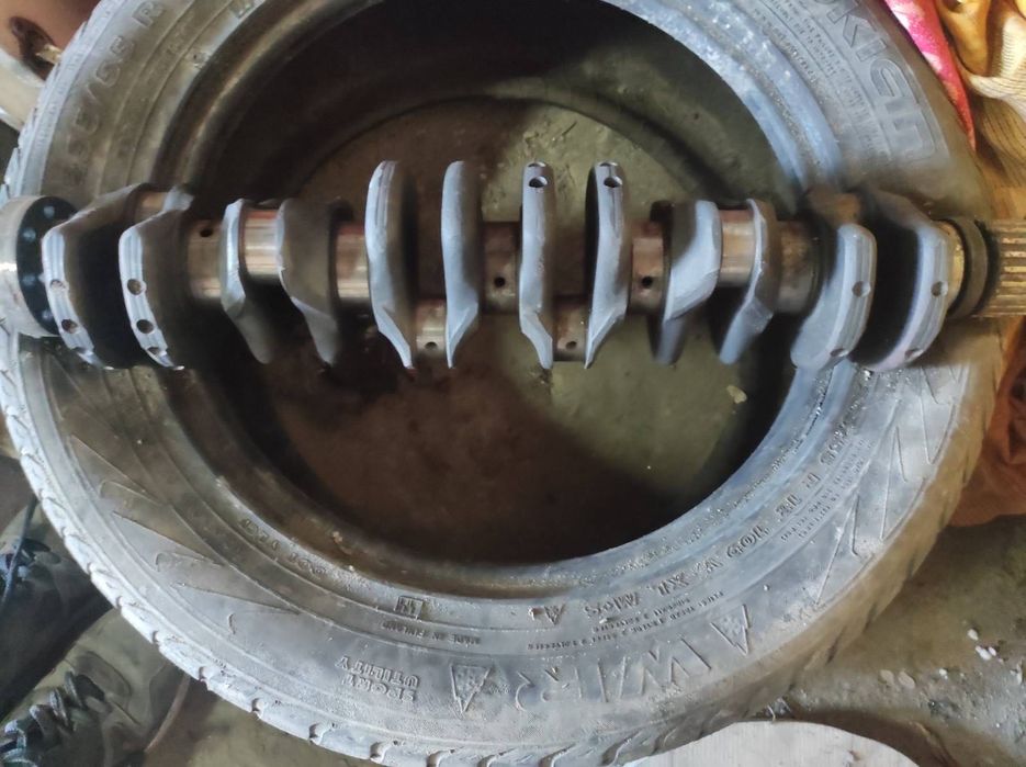 Запасні частини Е34 двигуна М21 В24