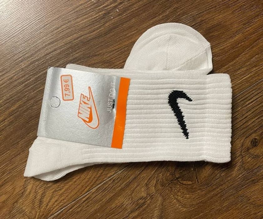 Білі шкарпетки Nike