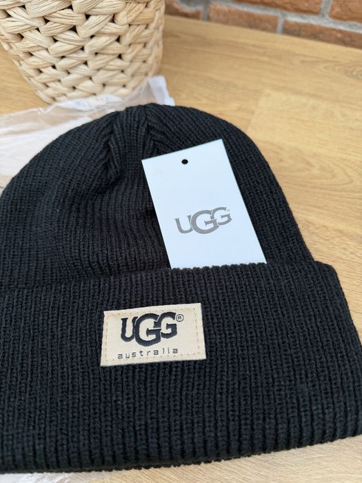 Gorro UGG preto novo