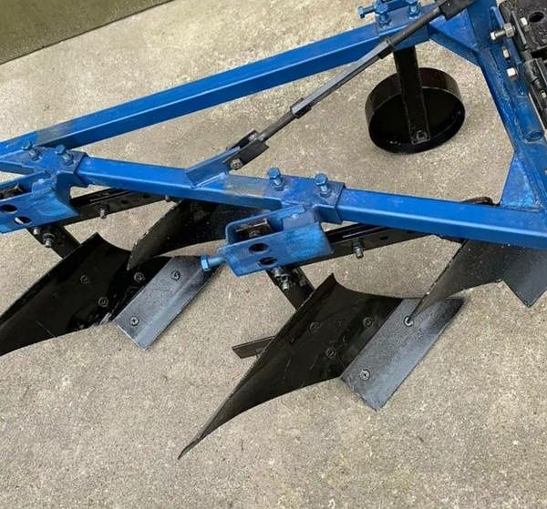 Плуг двокорпусний Полтава для мототрактора з передслужниками