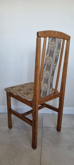 Komplet 8 krzeseł z litego dębu – do odnowienia