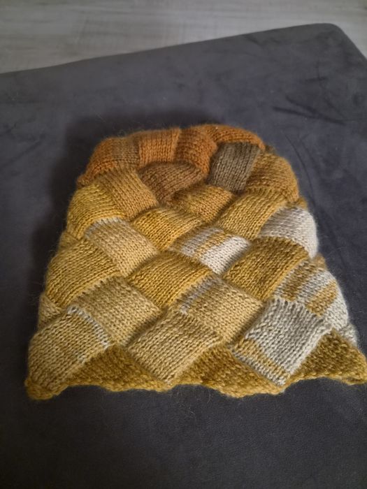 Kolorowa Czapka entrelac