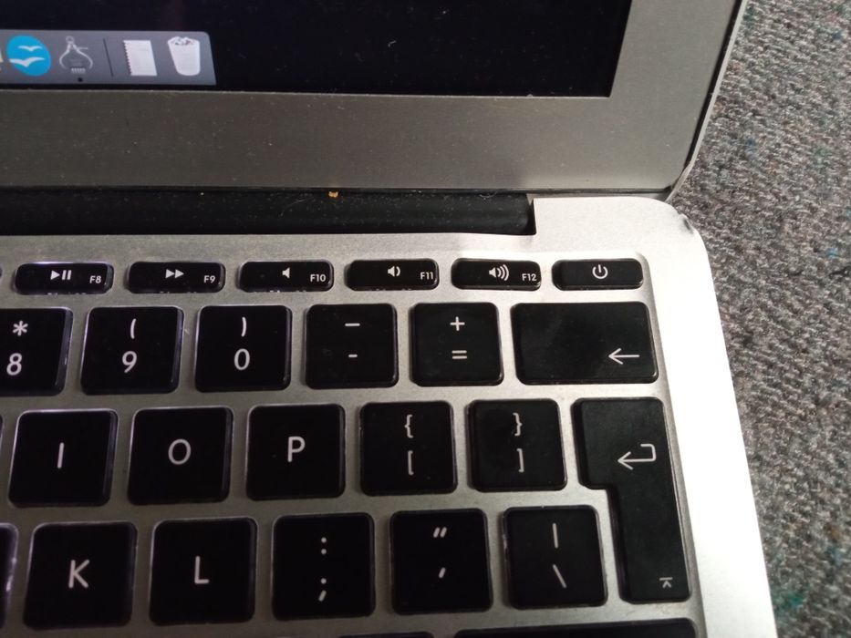 MacBook  Air 11'