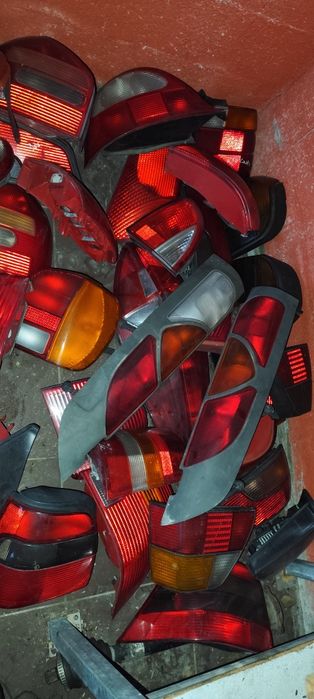 Vários farolins para carros
