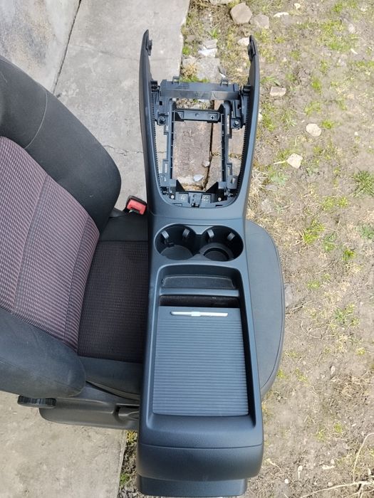 Салон до ауді Q5 2011 року