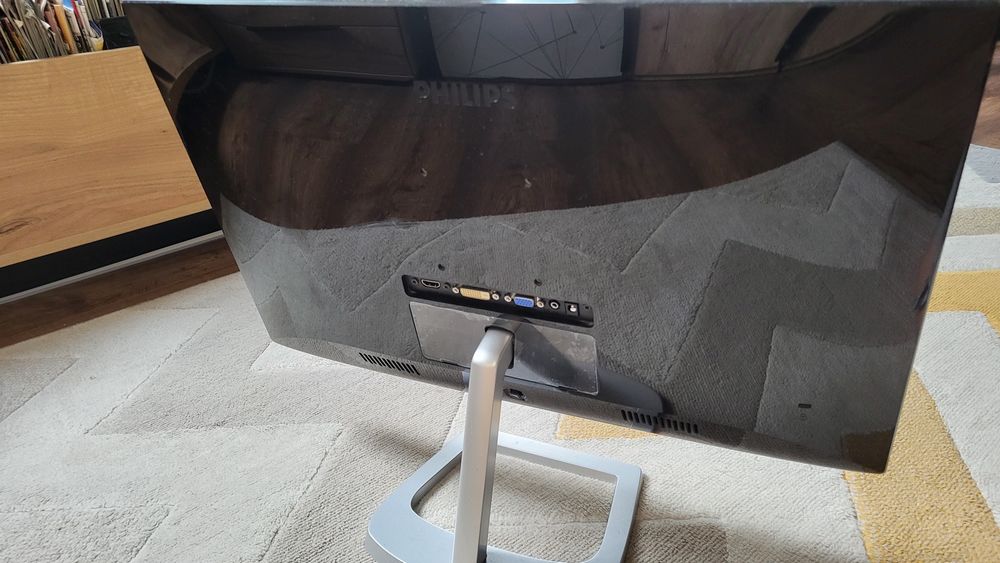 Monitor Philips 246E 24", kabel HDMI, zasilacz, stan bdb