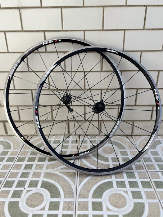 Rodas Shimano RS11 – estrada – excelente estado