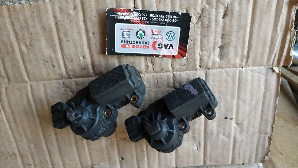 Клапан датчик холостого хода VAG VW T-4,Пассат Б3,Б4,Гольф,Сеат,Ауді ...