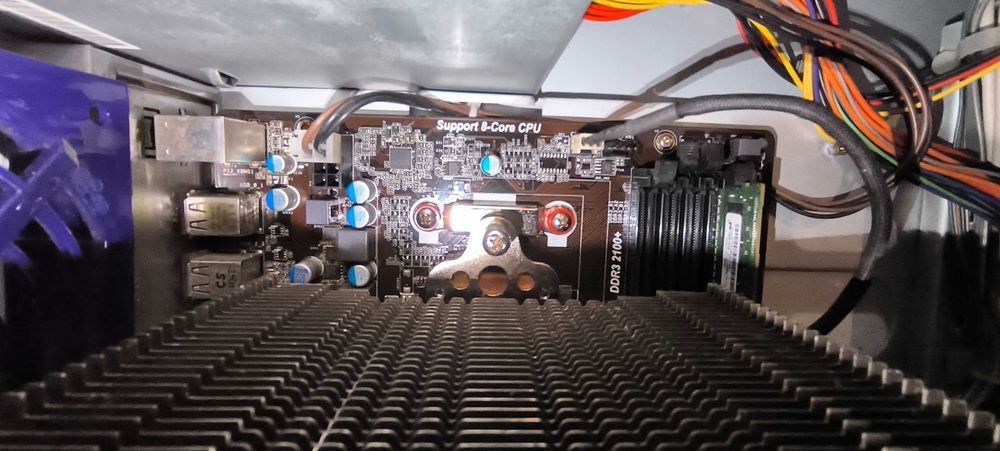 Torre Intel i5 s/disco