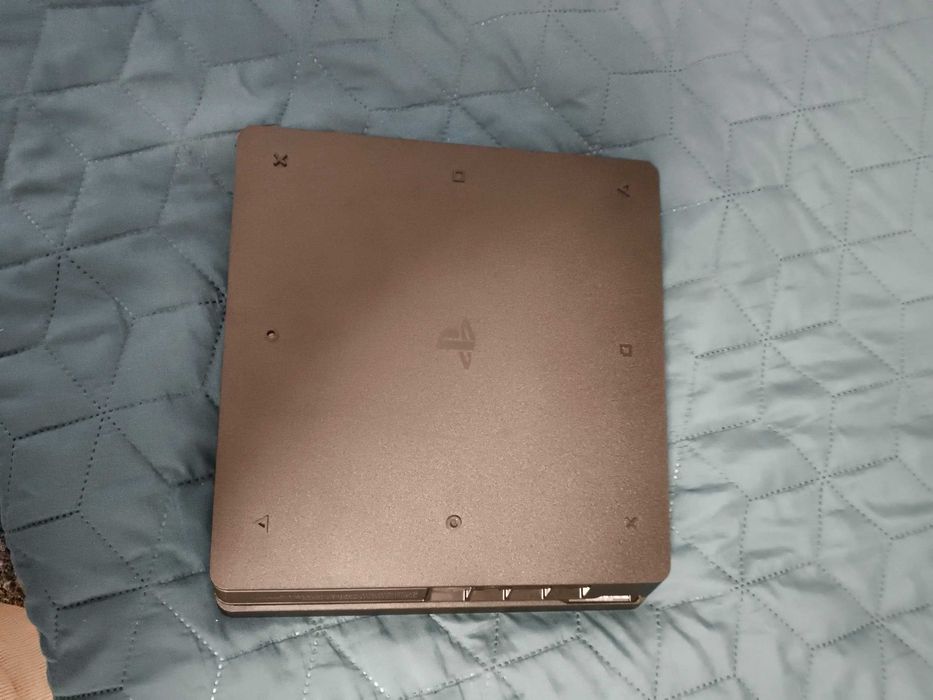 Продам sony playstation 4 бу
