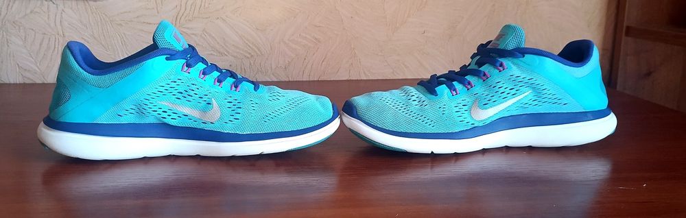 Жіночі кросівки Nike