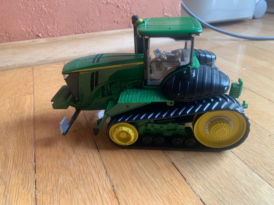 Britains traktor JOHN DEERE 9560RT 1:32