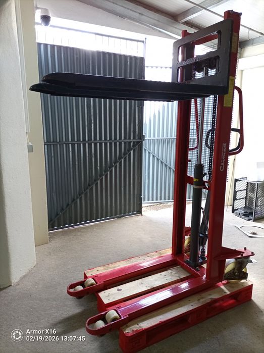 Plantaforma elevatória manual