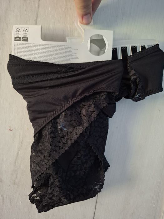 Dwupak czarnych majtek ;)