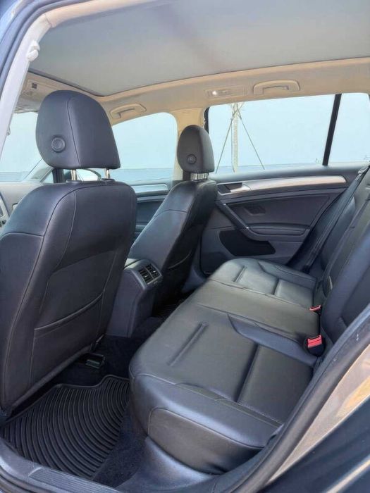 Volkswagen Golf      2016