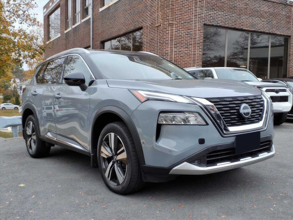Nissan Rogue Platinum      2022