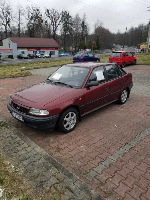 Opel Astra J 1998 sedan 1.4 benzyna