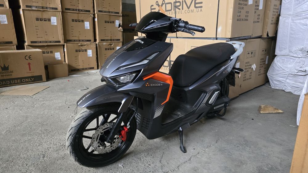 НОВЫЕ электро скутеры 2000 Ватт с батареей 28 а/ч!  VOLT MAX 2025 год!