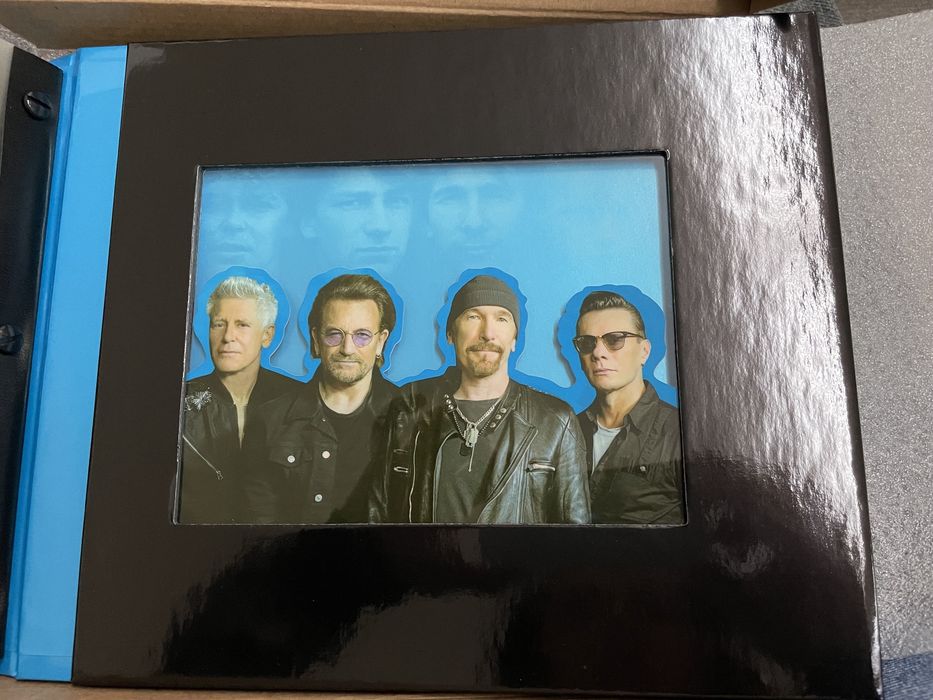 Livro ediçao limitada e certificada, U2 eXPERIENCE + iNNOCENCE 2018