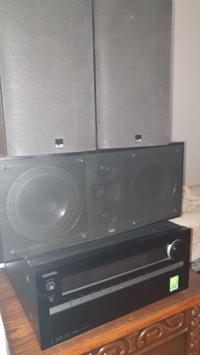 Receiver Onkyo mais colunas B&W 685,