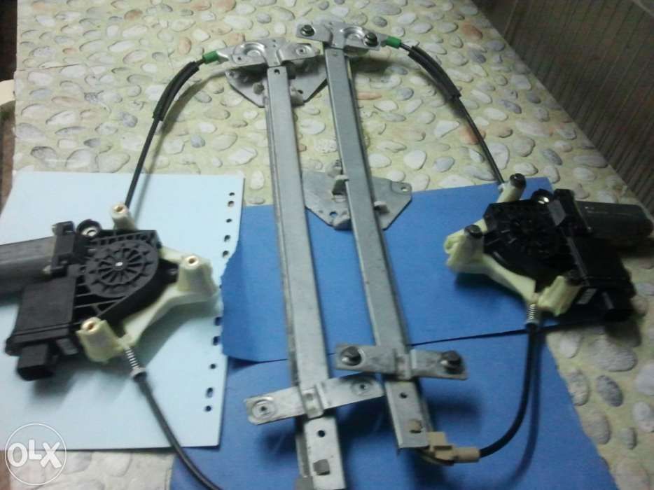 Mitsubishi Space star e carisma elevadores frente