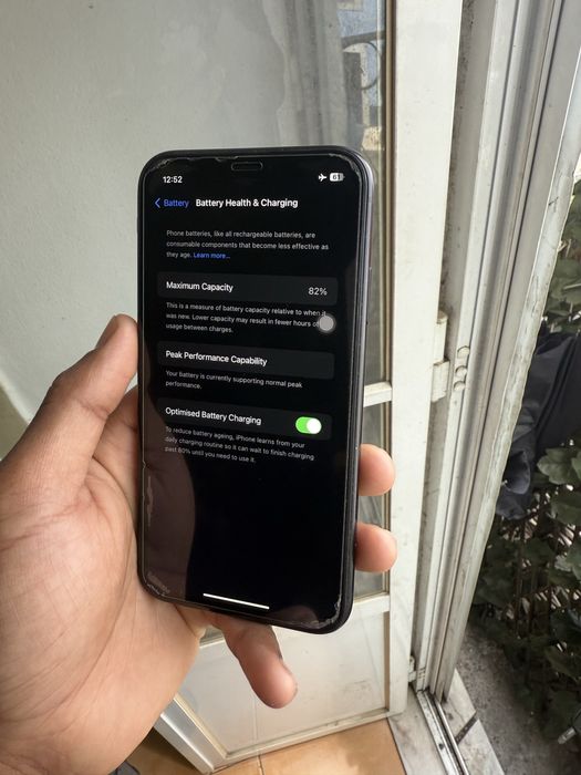 iPhone xr 64 gb 82% health para vende. iPhone xr 64 gb health 82% para