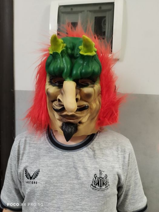 Маска на Хеллоуїн