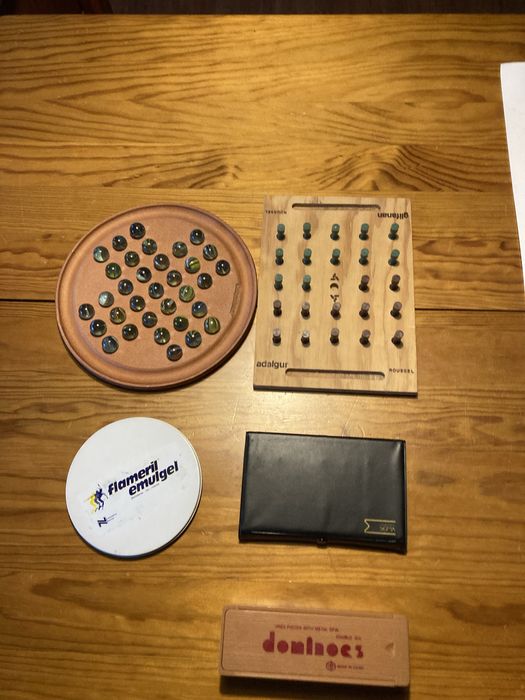 Jogos varios , damas , domino , solitario