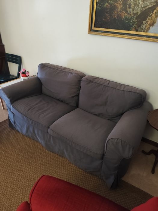Sofá Ikea dois lugares muito bem conservado.