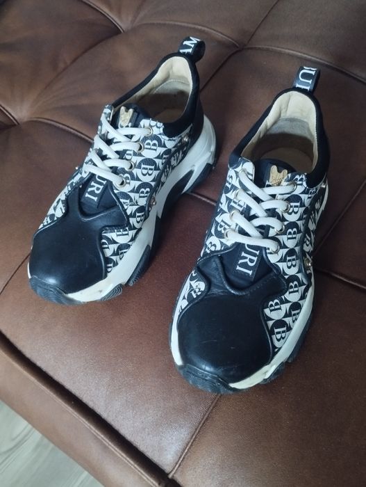 Tênis Bamburi quase novo