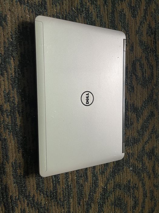 Ігровий ноутбук Dell і5-4300 8 ггб озу 500 ггб памʼяті в хороший стан