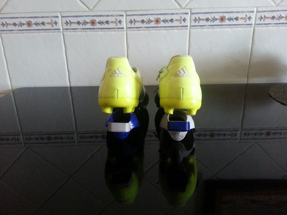 Chuteiras Adidas 38
