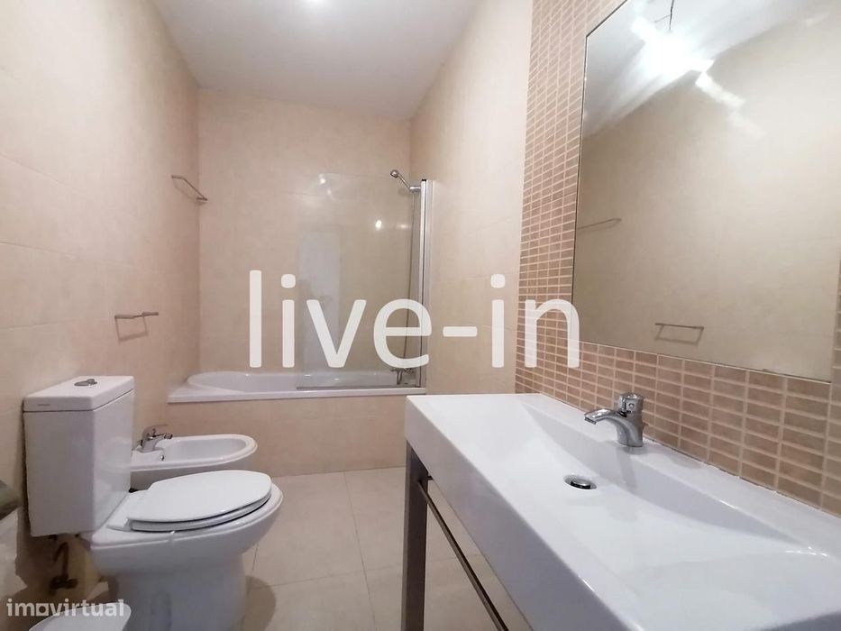 Apartamento T3 mobilado junto ao Glicínias