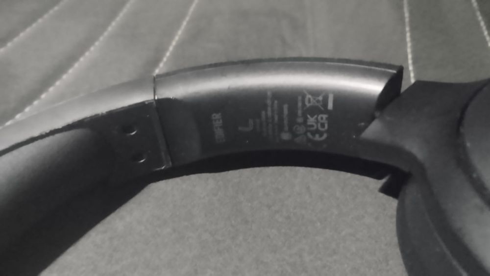 Phones Edifier W820NB