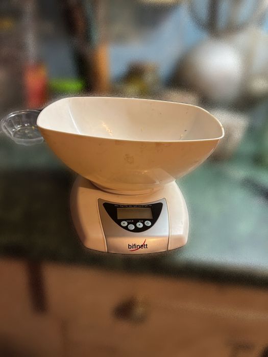 Ваги кухонні з чашею