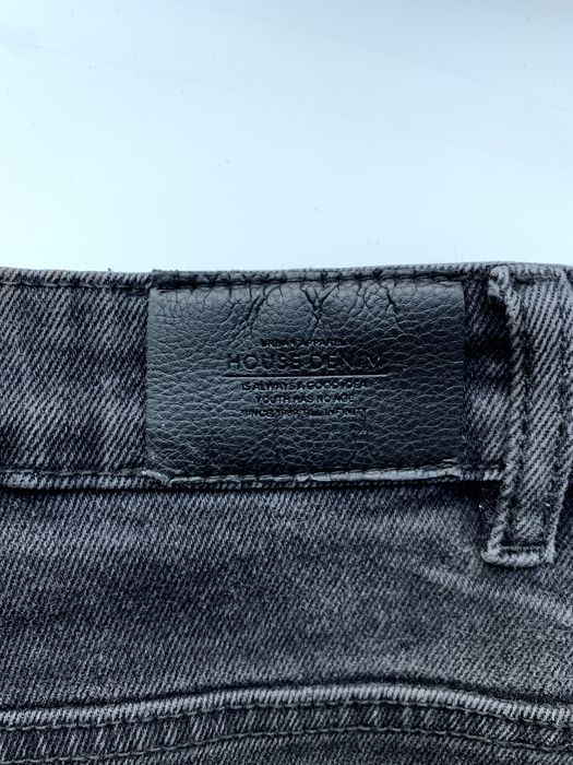 Чорні джинси House