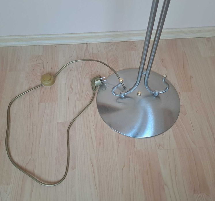 Lampa podłogowa metalowa