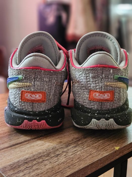 Nike Buty do koszykówki Lebron XX  Szary r.36,5