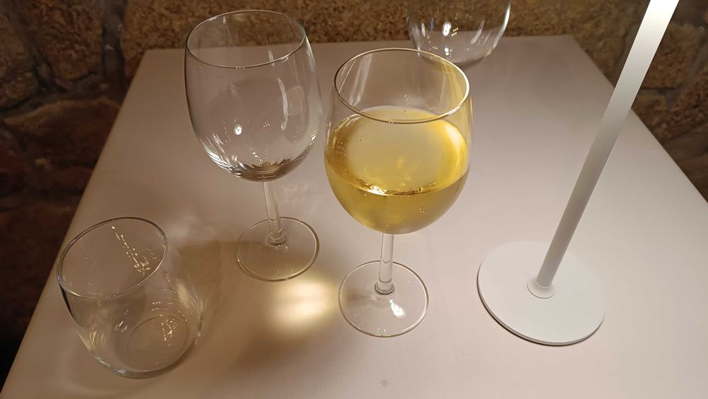 Copos em vidro transparente modelo Ikea SVALKA 44cl