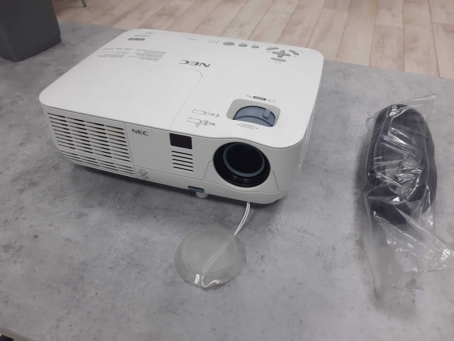 Продам проектор NEC V300W  с HDMA рабочий ресурс 65% з підтримкою 3D