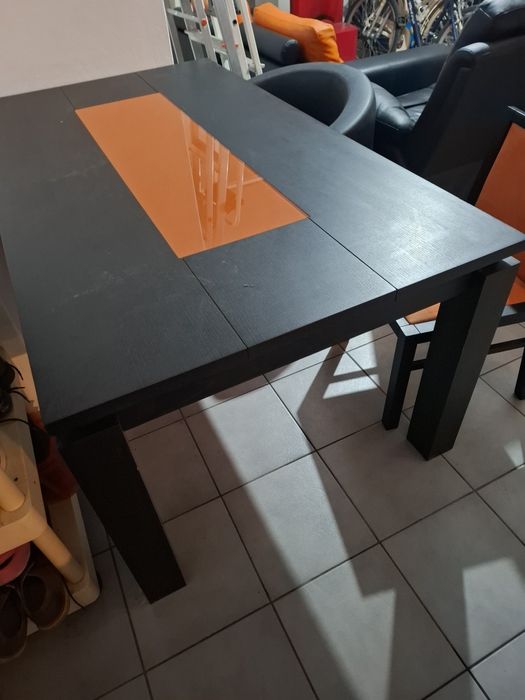 Mesa + 6 Cadeiras +Sofá