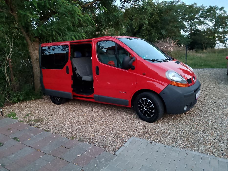 Renault Trafic 6 miejsc kamera cofania klima