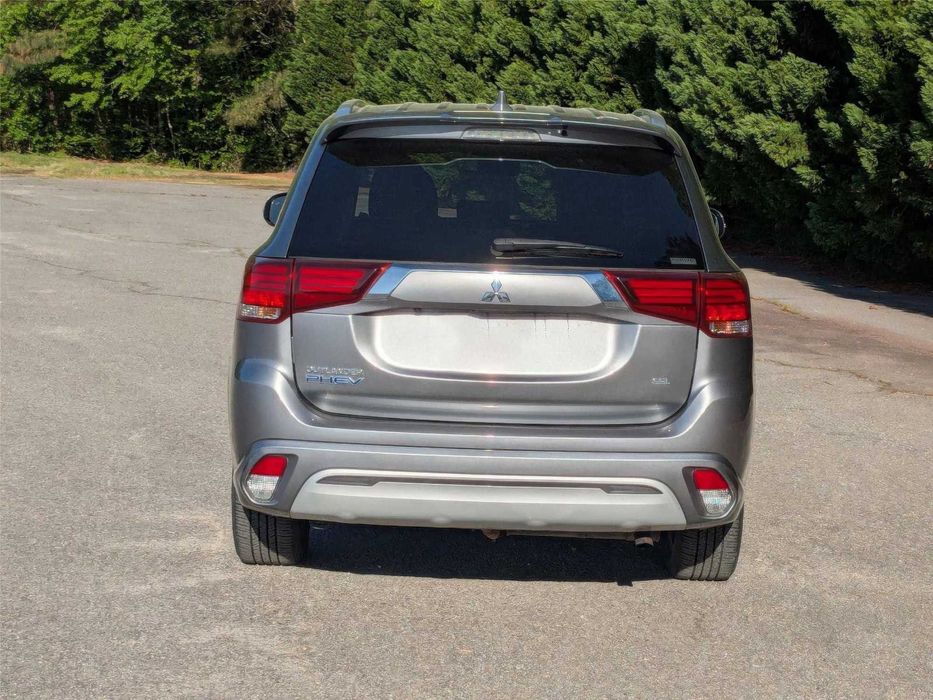 Mitsubishi Outlander Hybrid Plug-in SE      2020