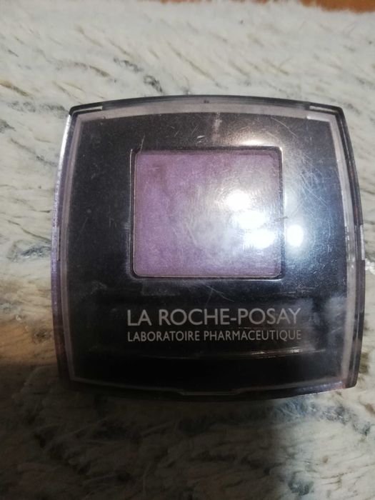 Cienie do powiek LA Roche - Posay, Astor i AA
