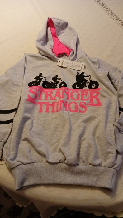 Bluzka z kapturem na 146cm nowa.